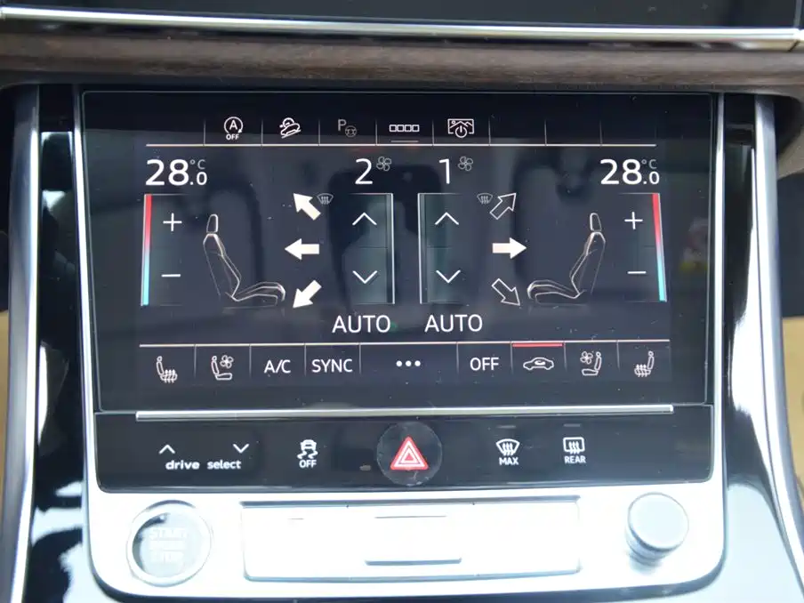 Audi Q7 — фото 10