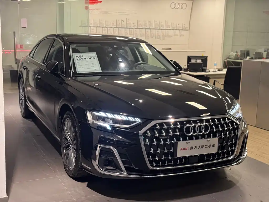 Audi A8 — фото 3