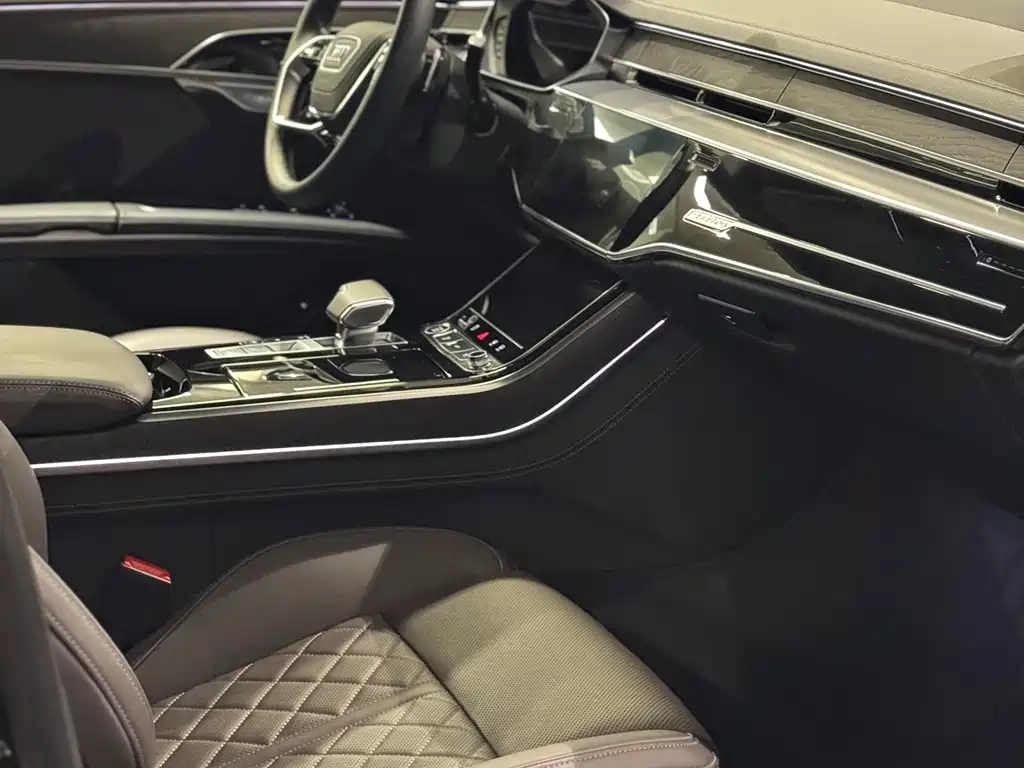 Audi A8 — фото 8