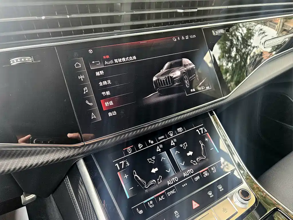 Audi SQ7 — фото 15