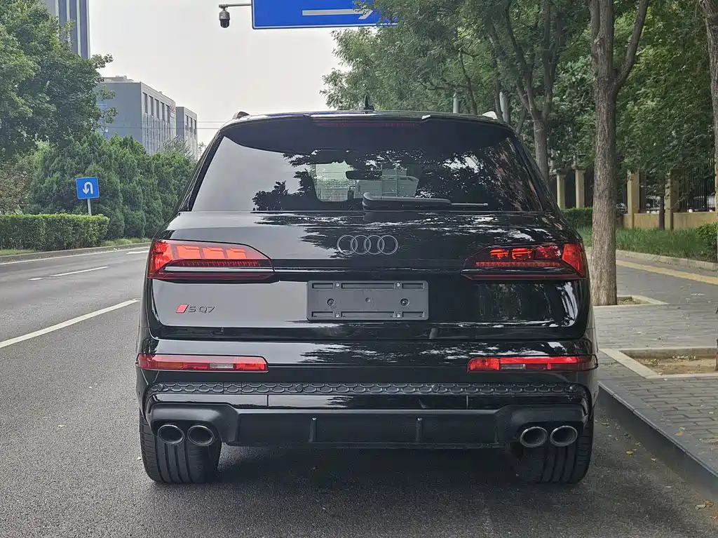 Audi SQ7 — фото 5