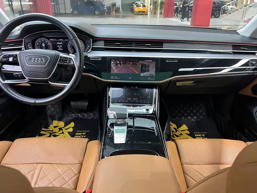 Audi A8 — фото 9