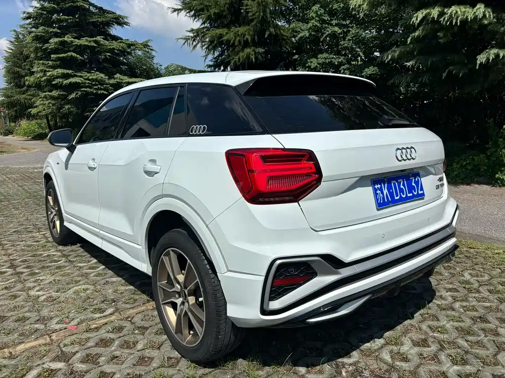 Audi Q2L — фото 4