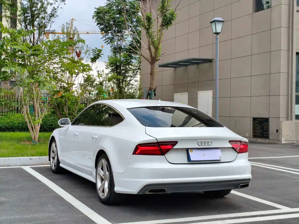 Audi A7 — фото 9