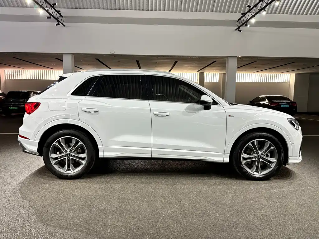 Audi Q3 — фото 5