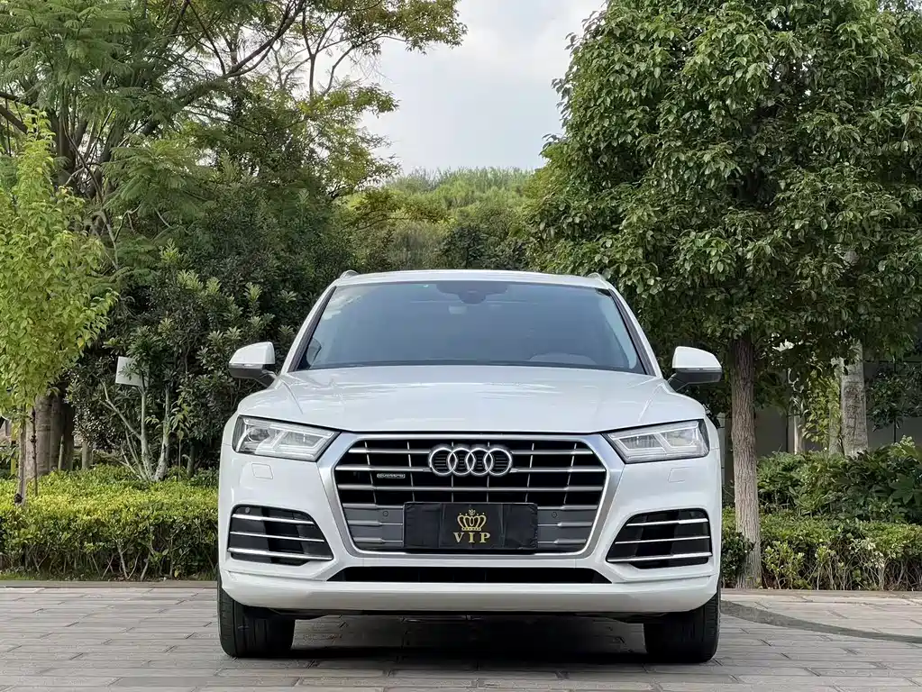 Audi Q5L — фото 2