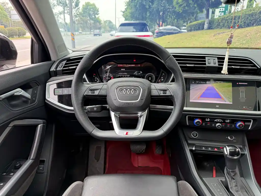 Audi Q3 Sportback — фото 14