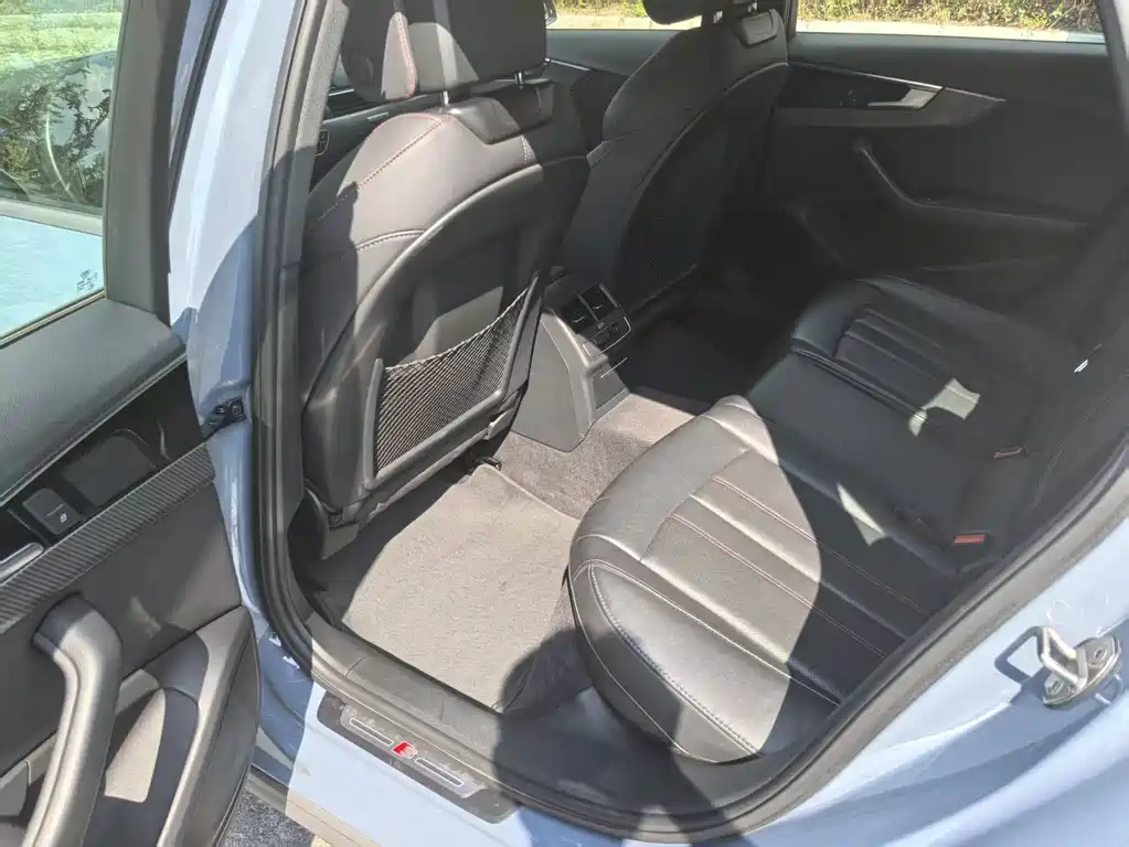 Audi A4L — фото 6