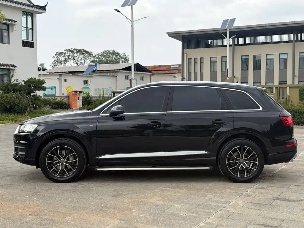 Audi Q7 — фото 4