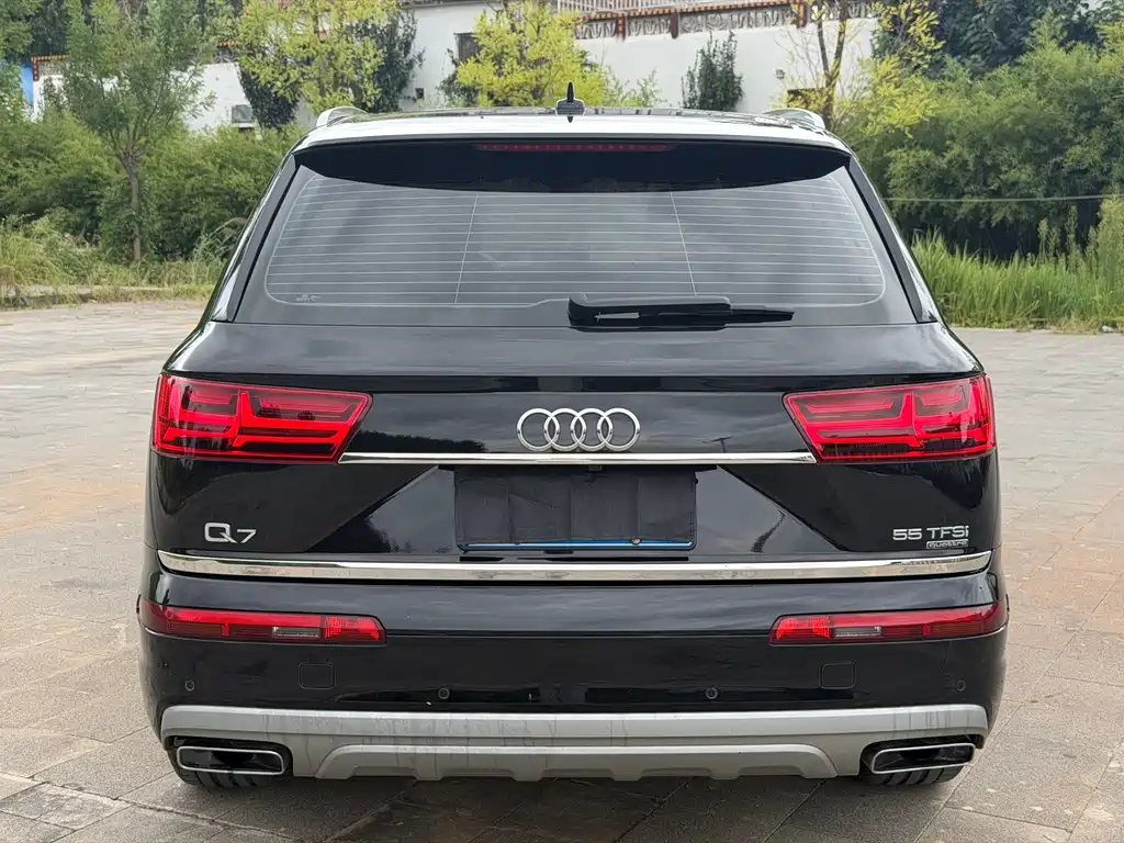 Audi Q7 — фото 6