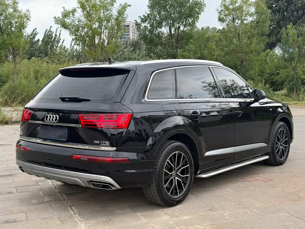 Audi Q7 — фото 7
