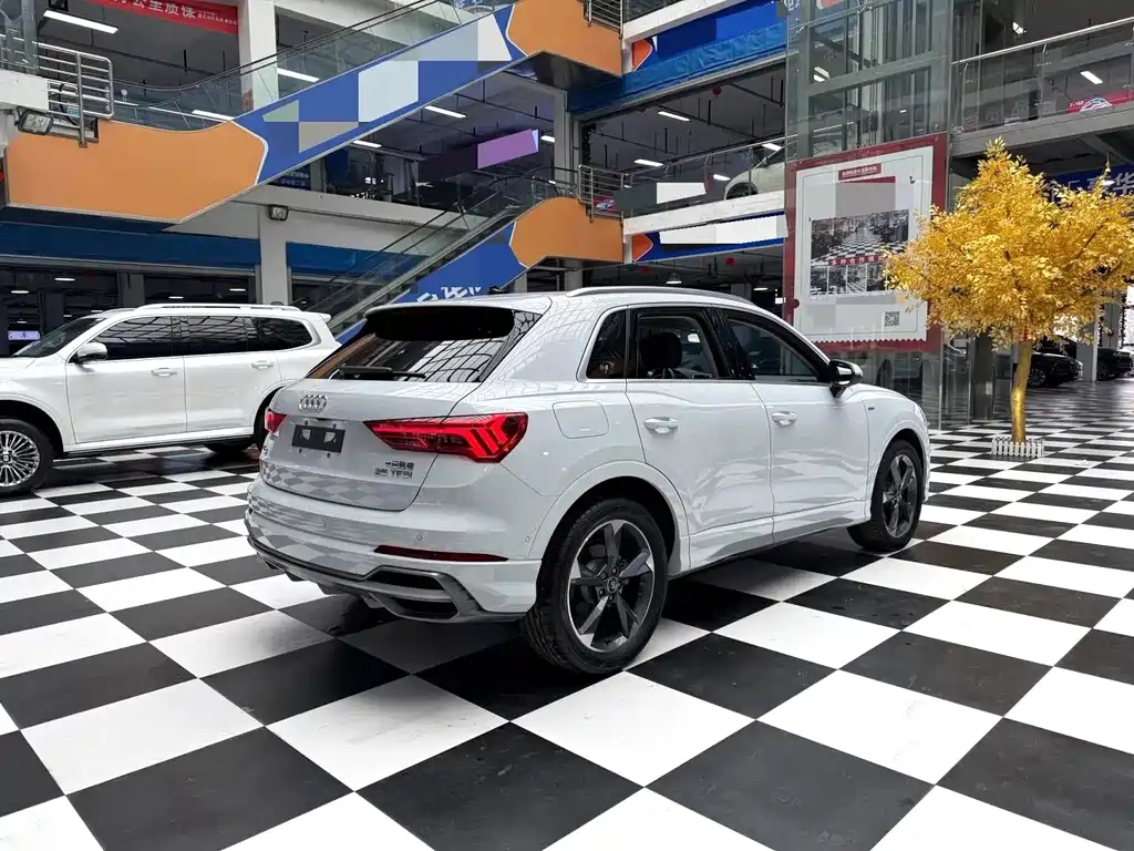 Audi Q3 — фото 6