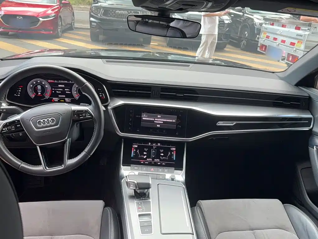 Audi A6L — фото 10