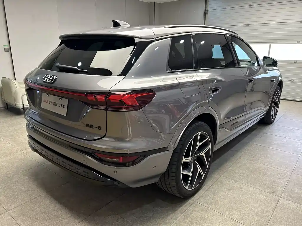 Audi Q6L e-tron — фото 3