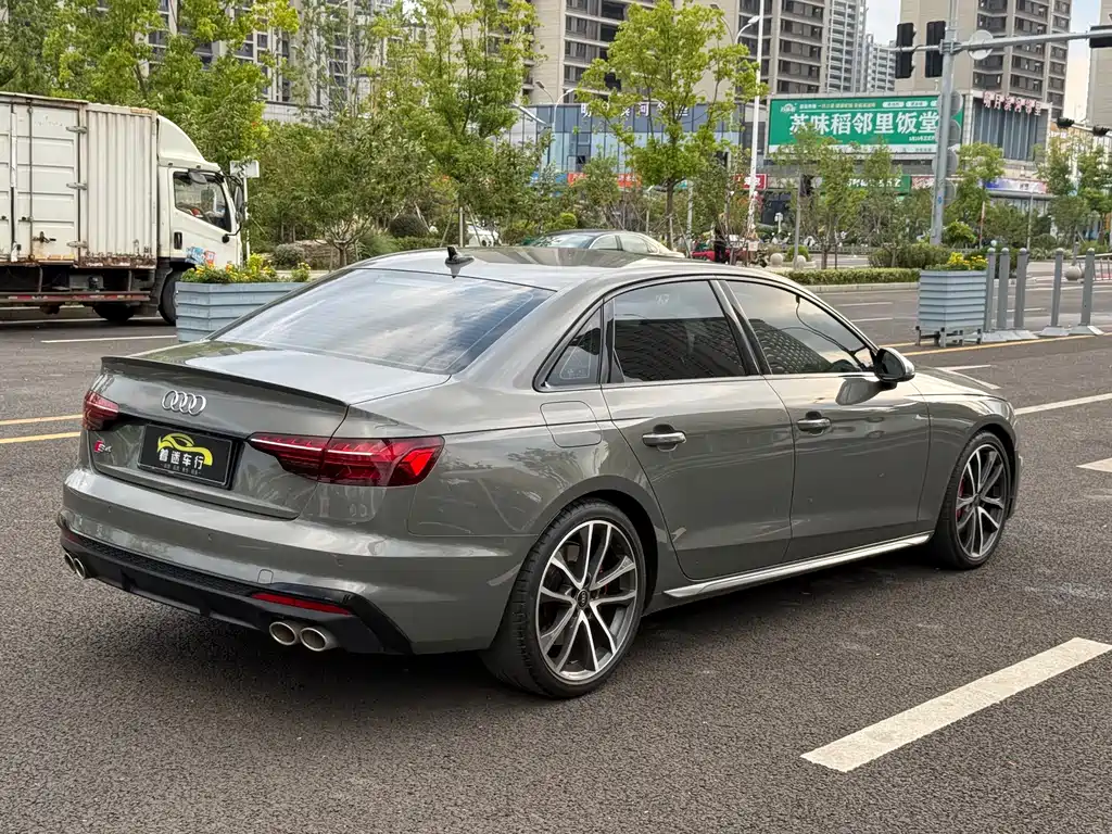 Audi S4 — фото 5