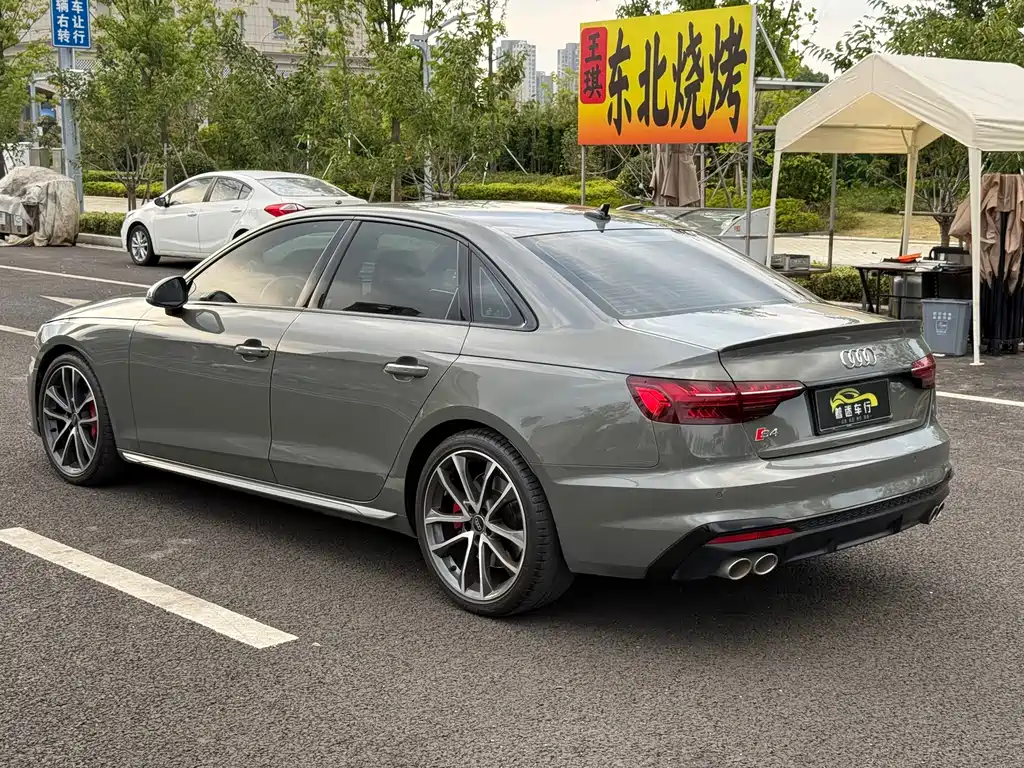 Audi S4 — фото 6