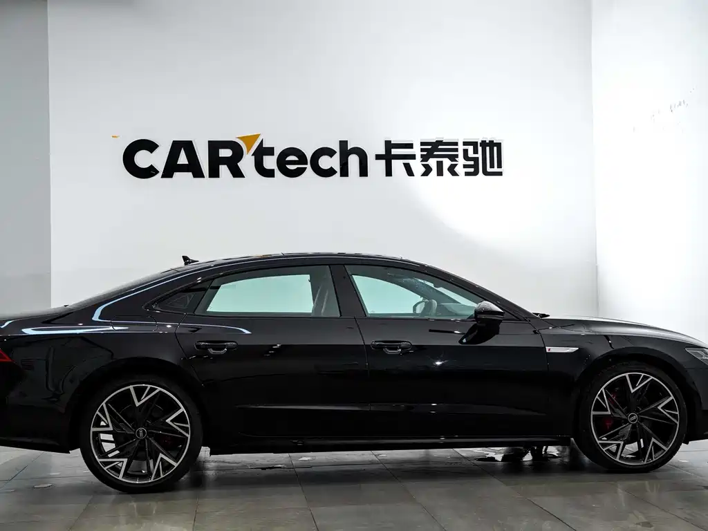 Audi A7L — фото 4