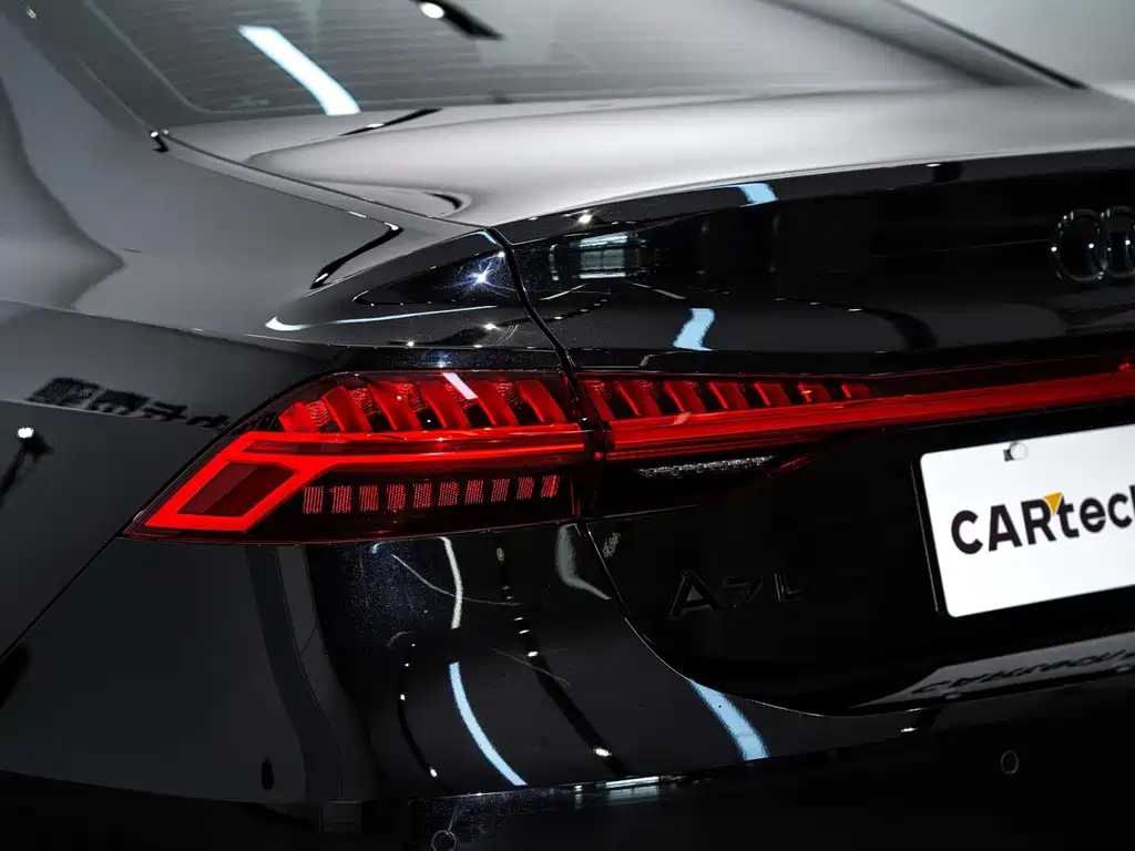 Audi A7L — фото 8