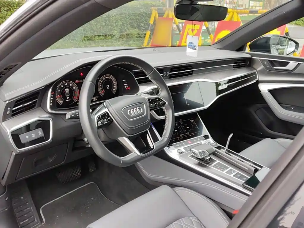 Audi A7L — фото 6