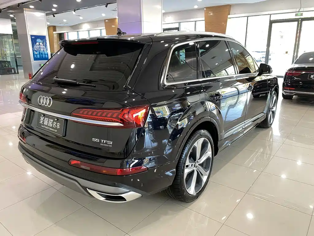 Audi Q7 — фото 4