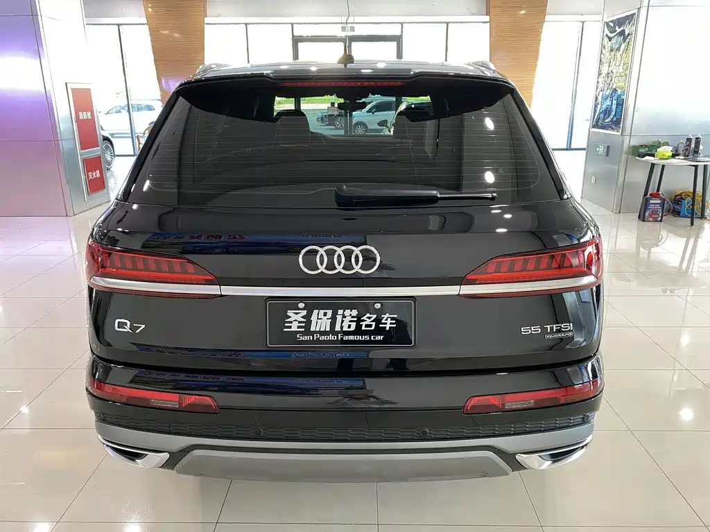 Audi Q7 — фото 5