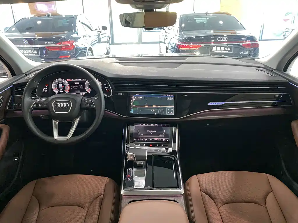 Audi Q7 — фото 8