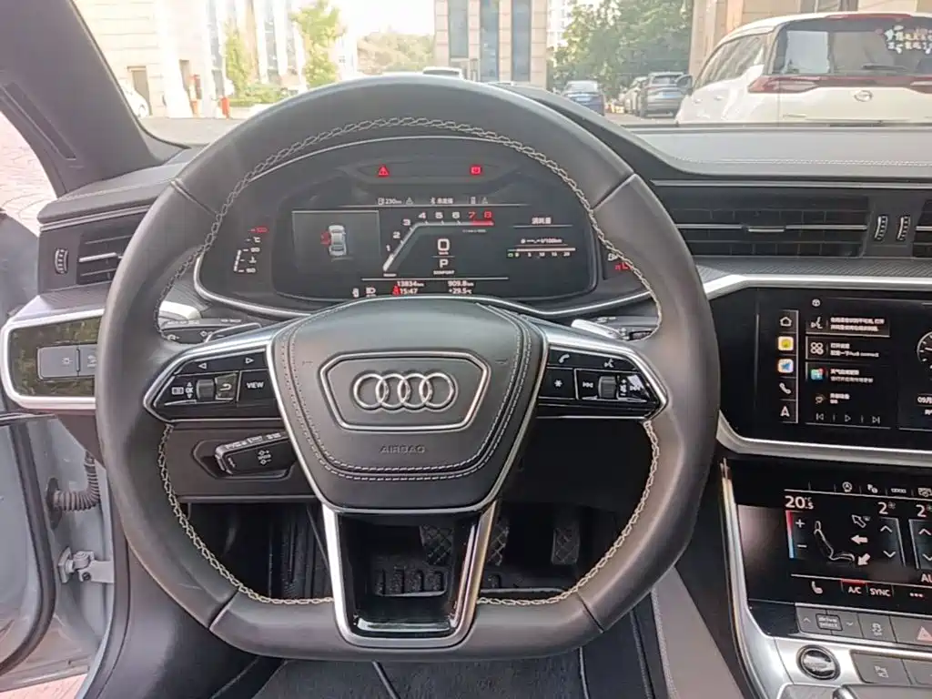 Audi A7L — фото 11