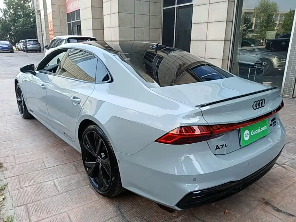 Audi A7L — фото 5