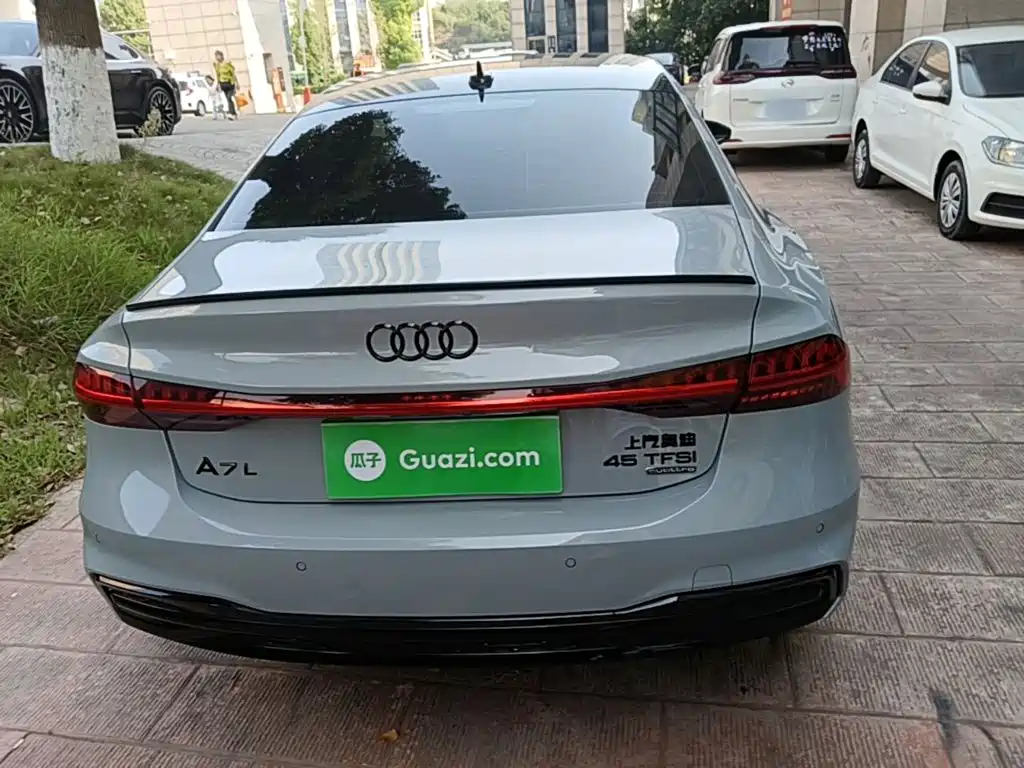 Audi A7L — фото 6