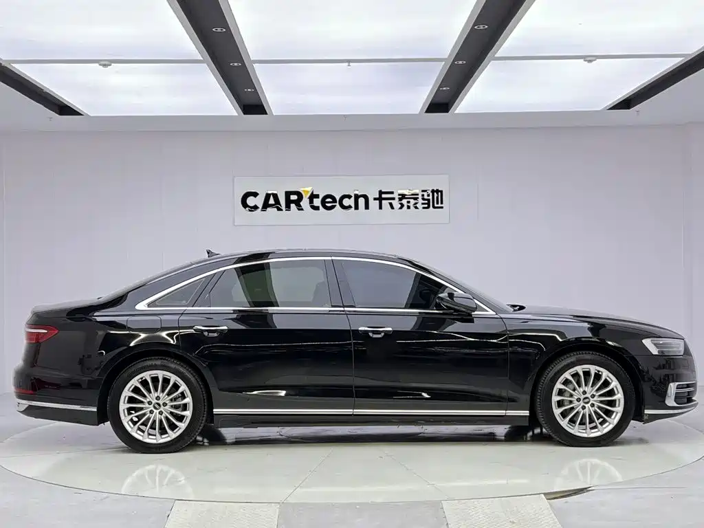 Audi A8 — фото 4