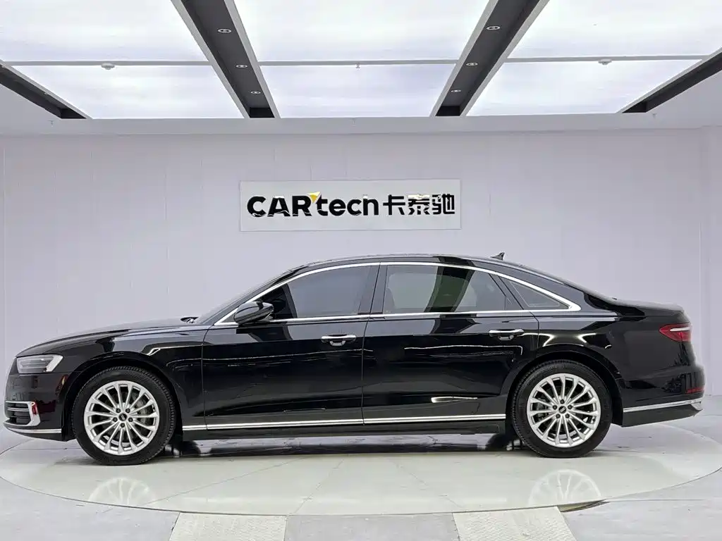 Audi A8 — фото 8