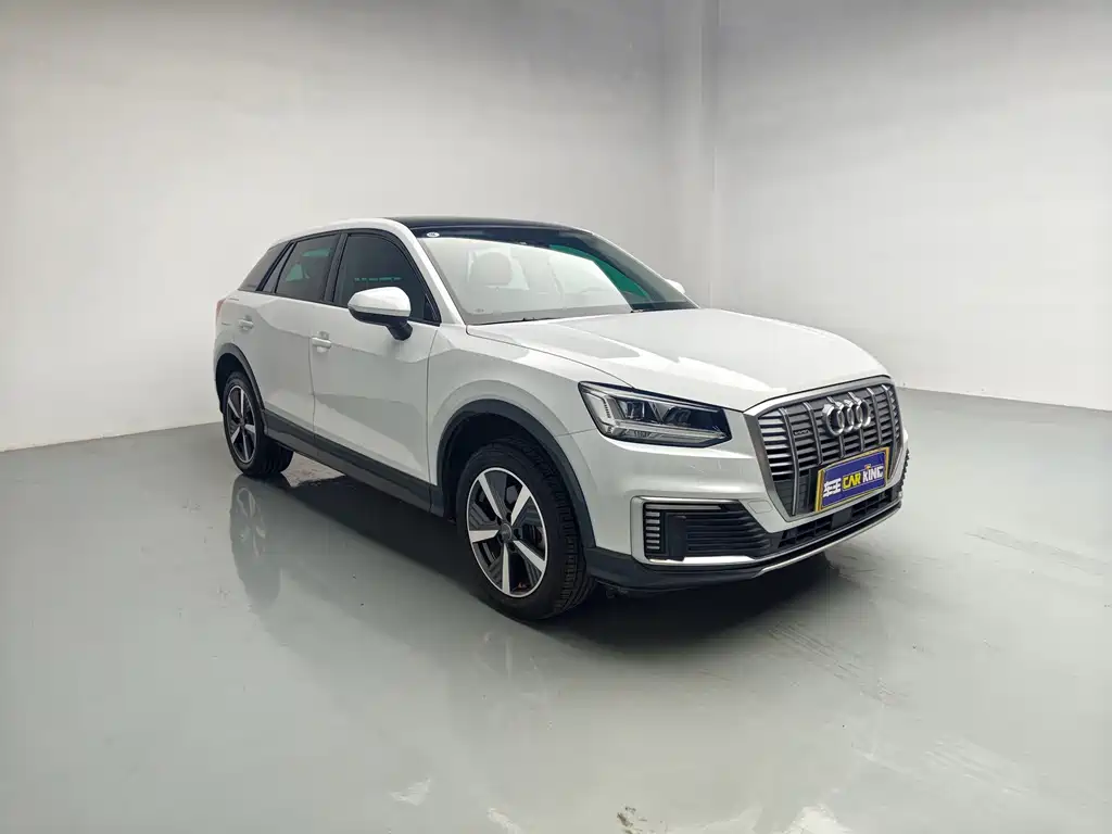 Audi Q2L e-tron — фото 3