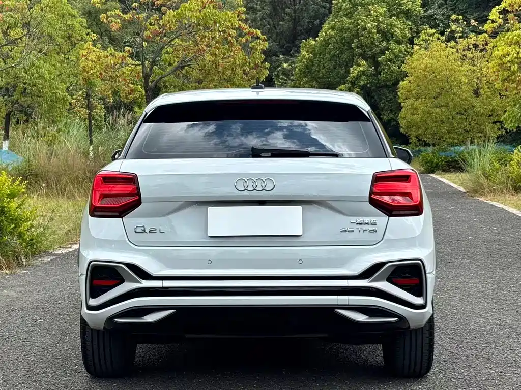 Audi Q2L — фото 5