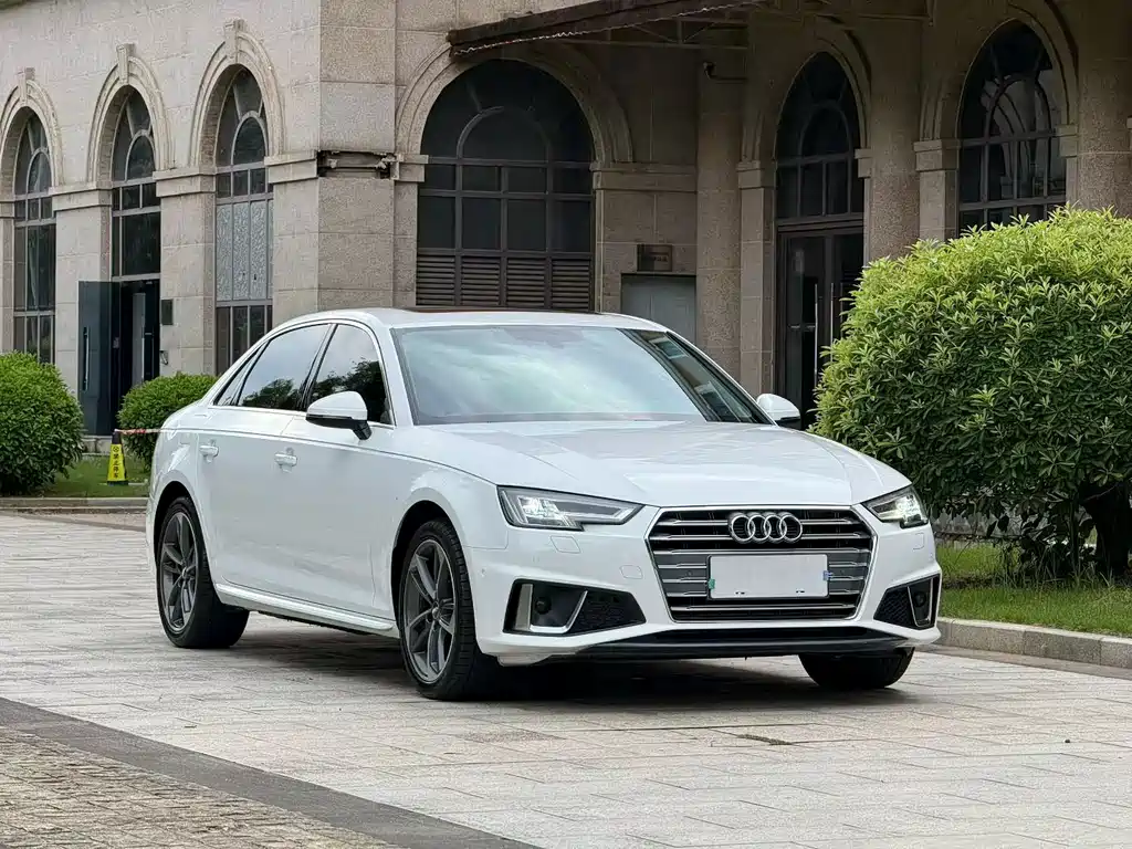 Audi A4L — фото 3