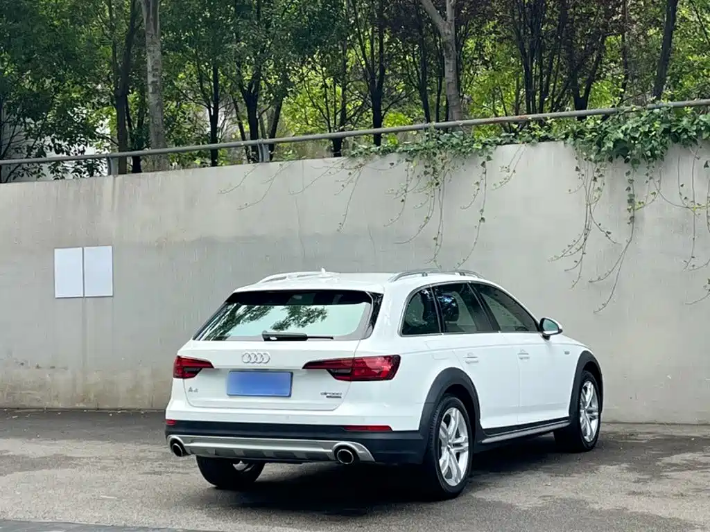 Audi A4 (Import) — фото 8