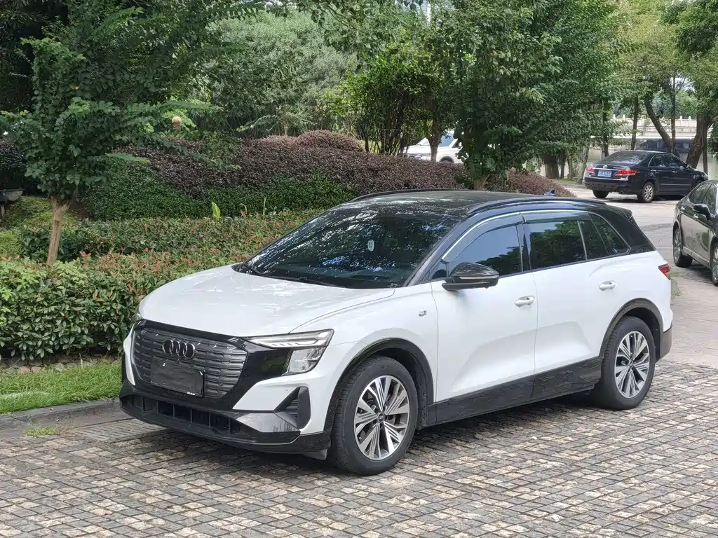 Audi Q5 e-tron — фото 3