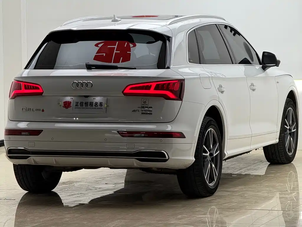 Audi Q5L — фото 29