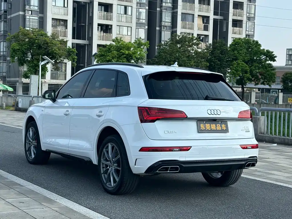 Audi Q5L — фото 4