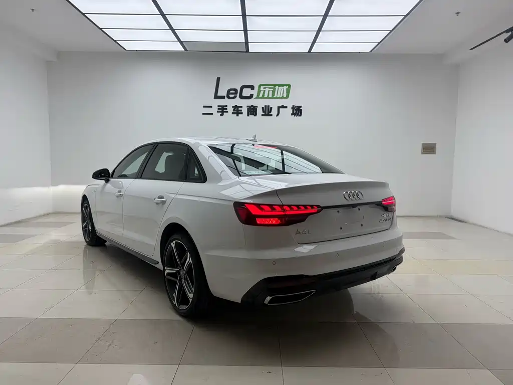 Audi A4L — фото 5