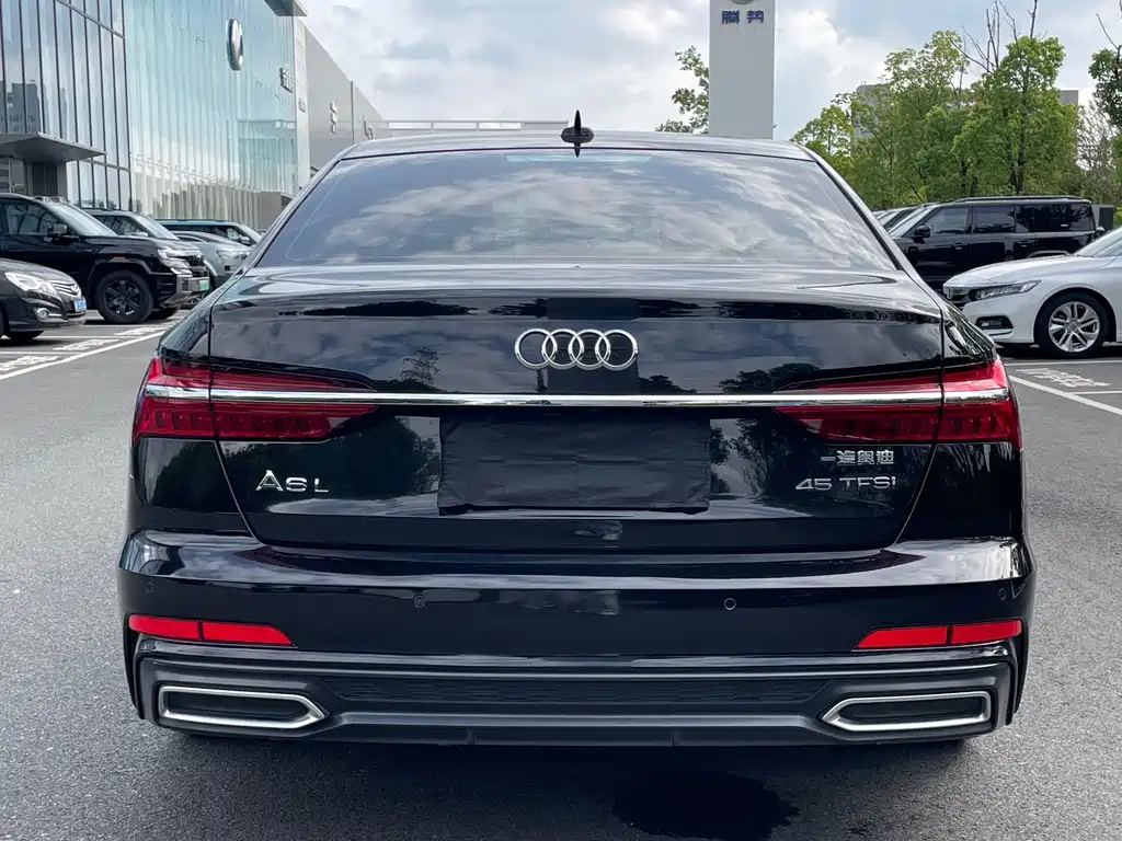 Audi A6L — фото 16