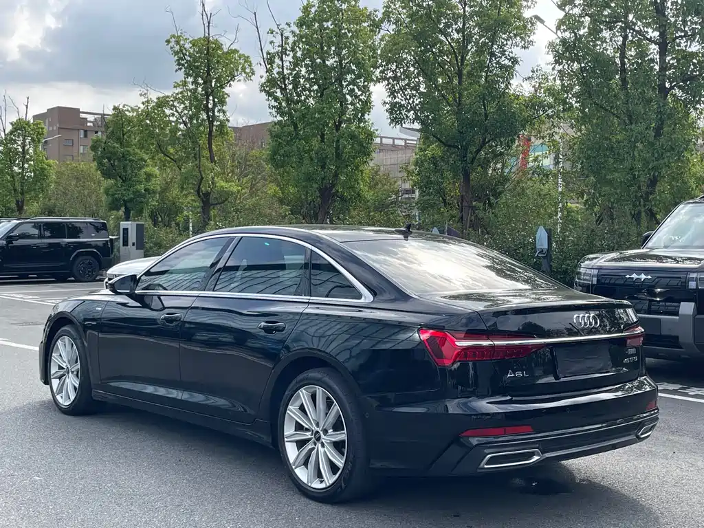 Audi A6L — фото 17
