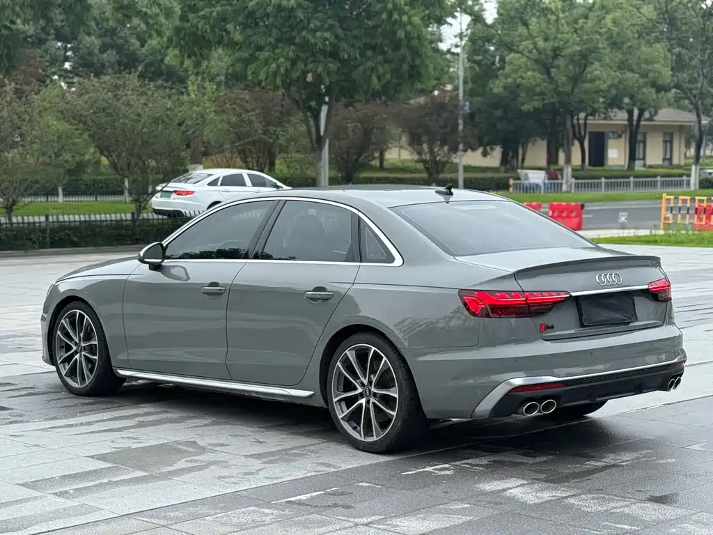 Audi S4 — фото 6