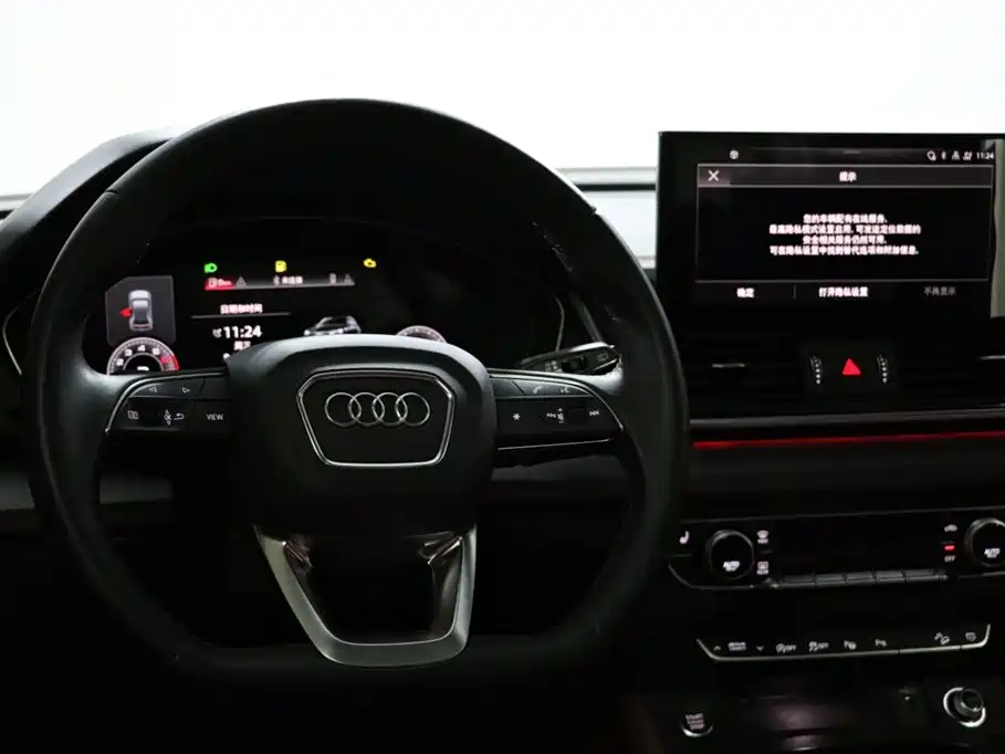 Audi Q5L — фото 9