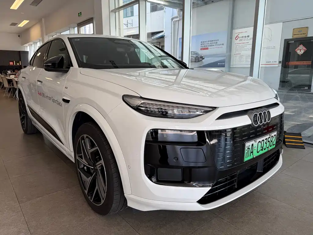 Audi Q6L Sportback e-tron — фото 3