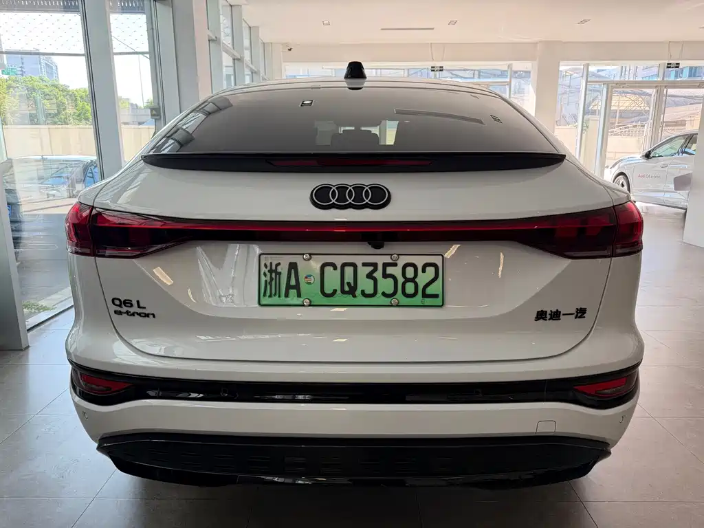 Audi Q6L Sportback e-tron — фото 6