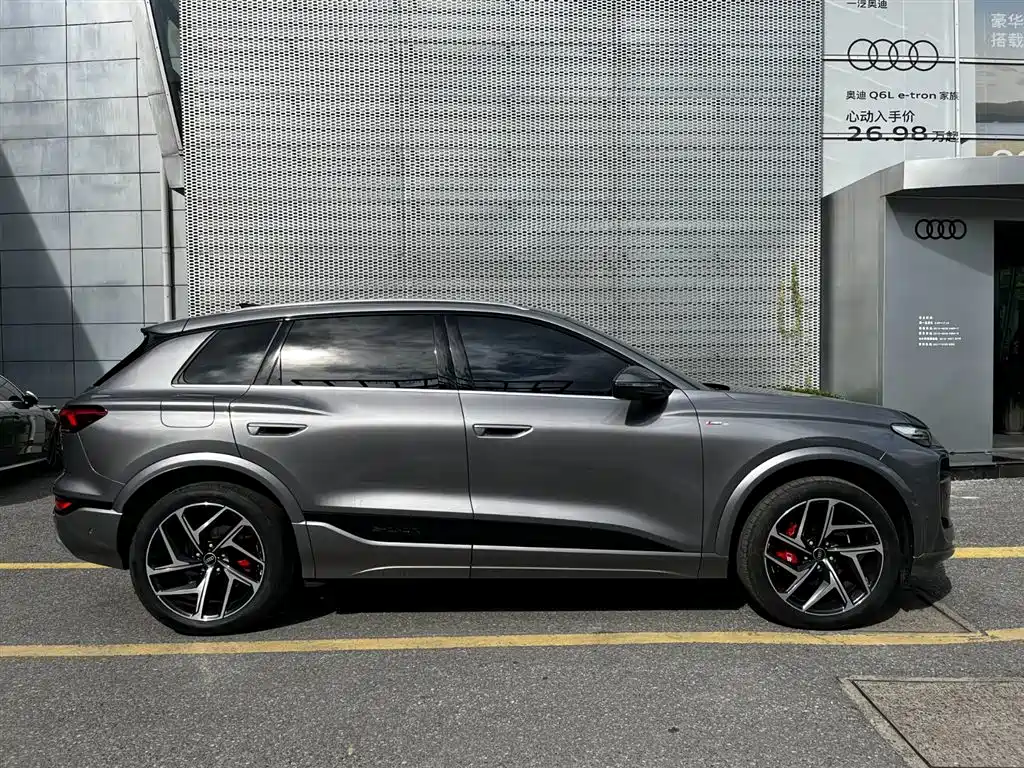 Audi Q6L e-tron — фото 4