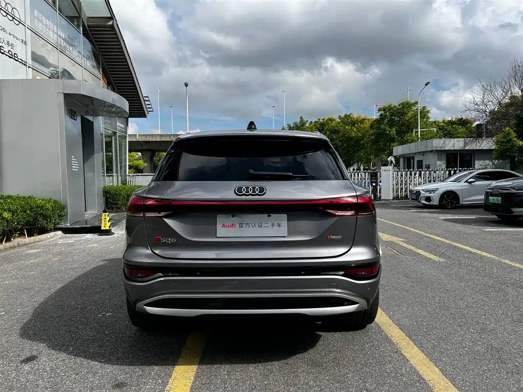 Audi Q6L e-tron — фото 6
