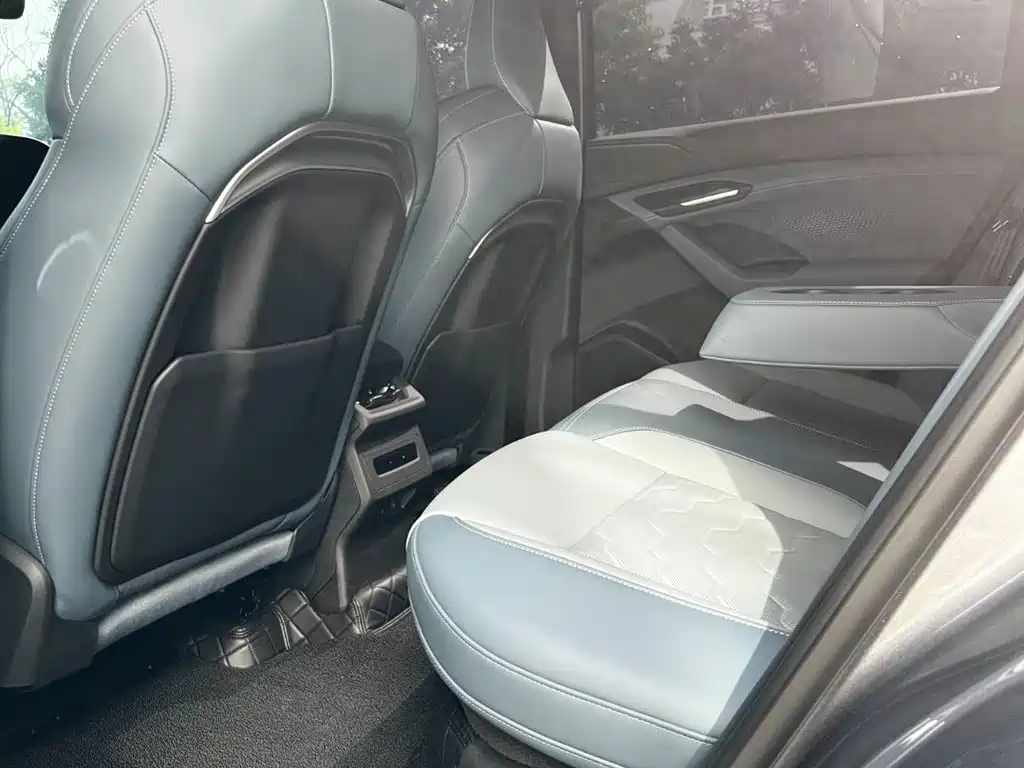 Audi Q6L e-tron — фото 10