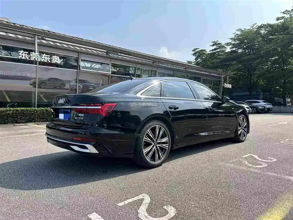 Audi A6L — фото 4