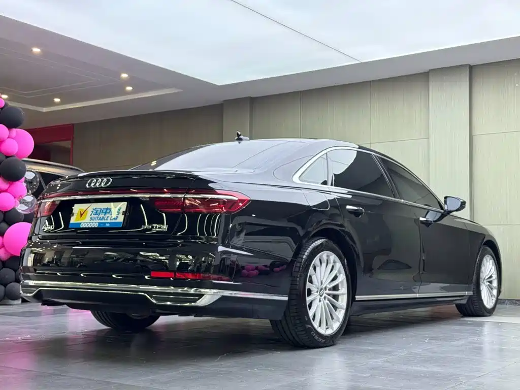 Audi A8 — фото 4